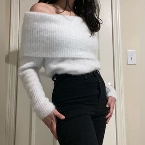Nine West Off Shoulder Sweater Size (S)